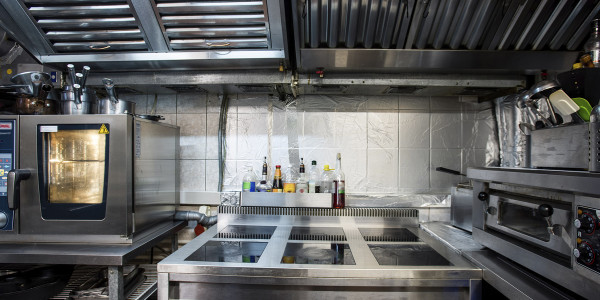 Limpiezas de Conductos de Extracción y Ventilación Alicante · Cocina de Kebabs