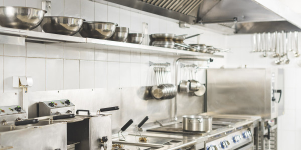 Limpiezas Campanas Extractoras de Cocinas Lleida · Cocina de Pizzerías